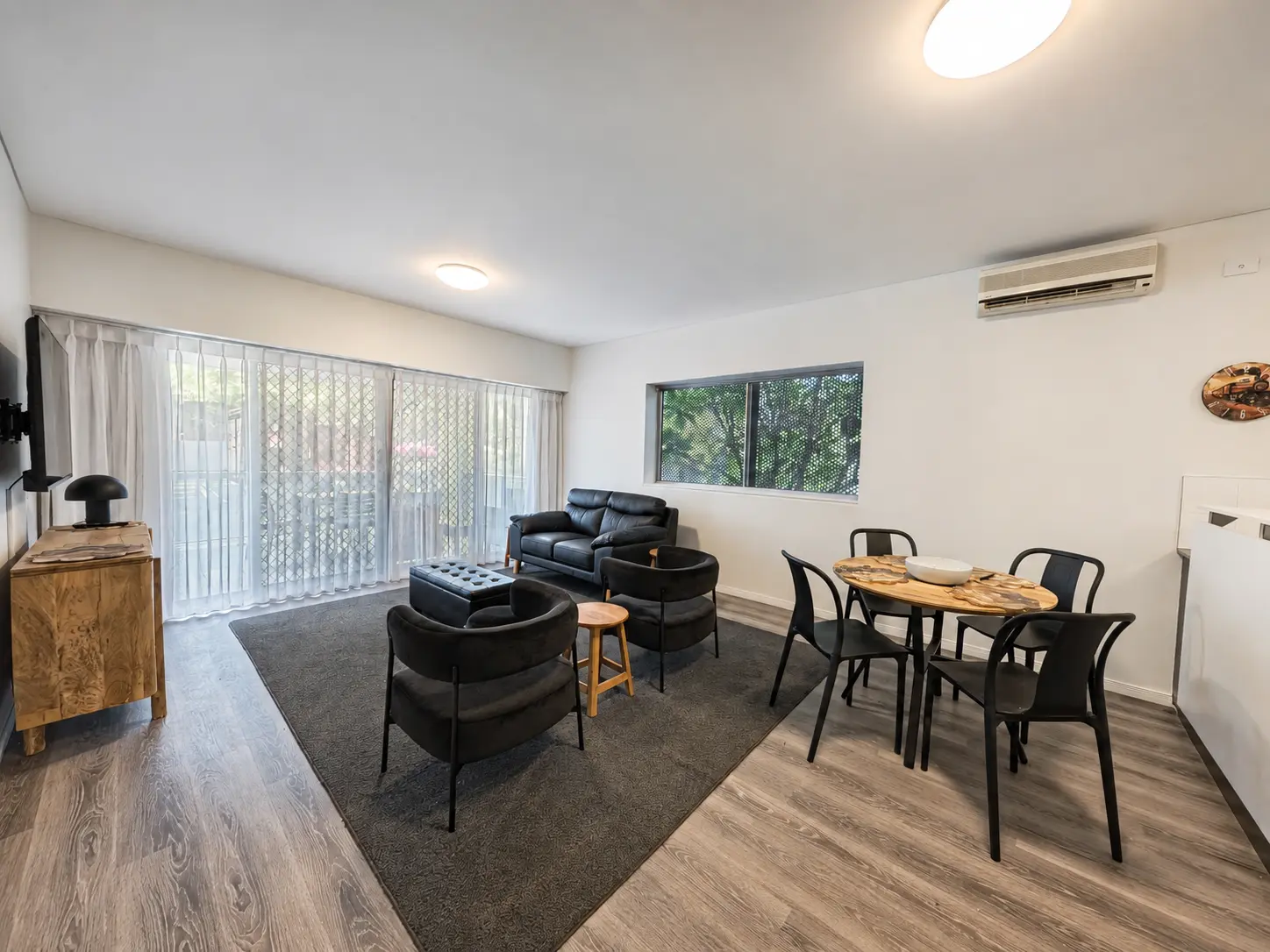 Living and dining area