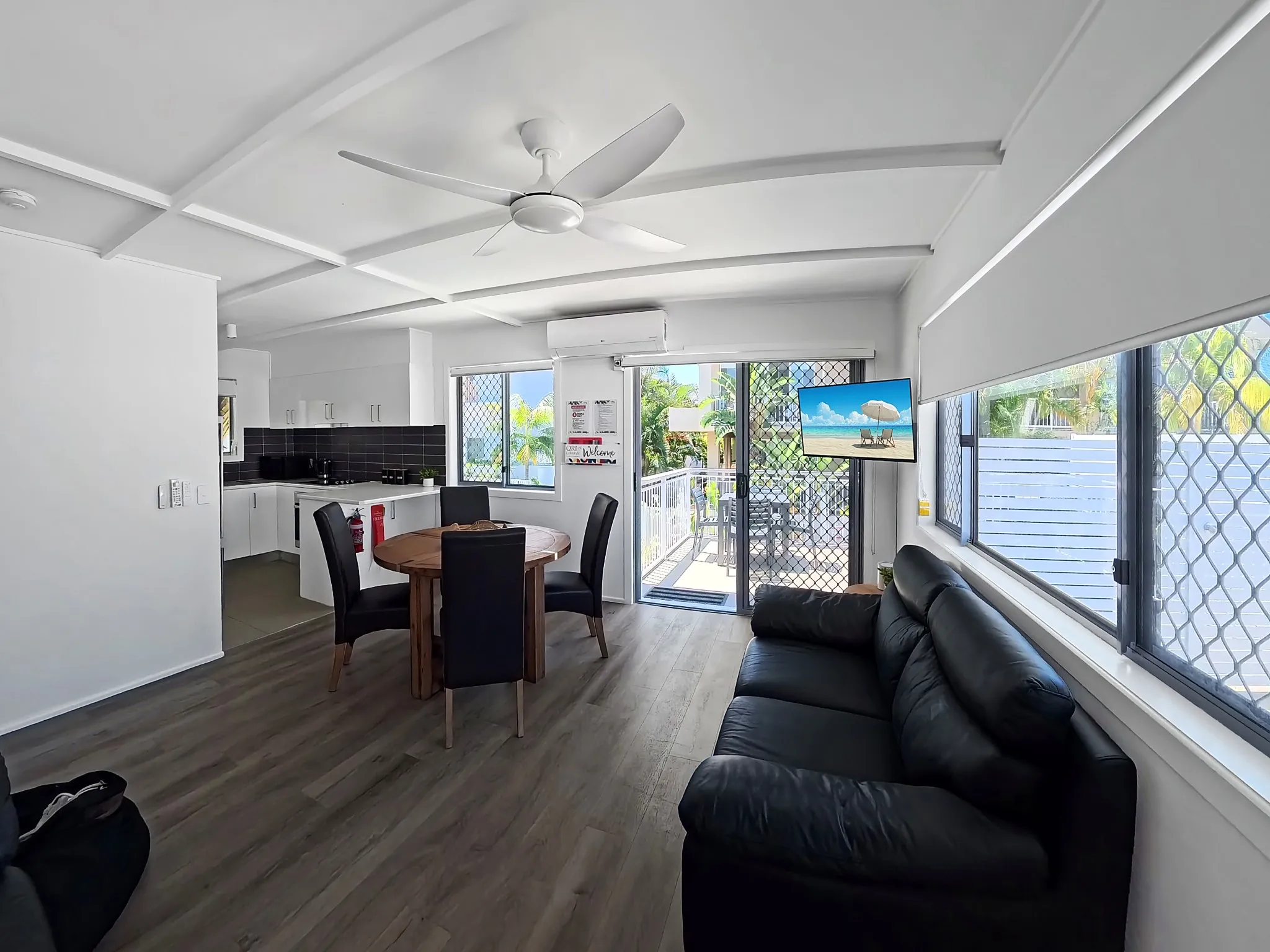 Mermaid Beach Unit 2 living area
