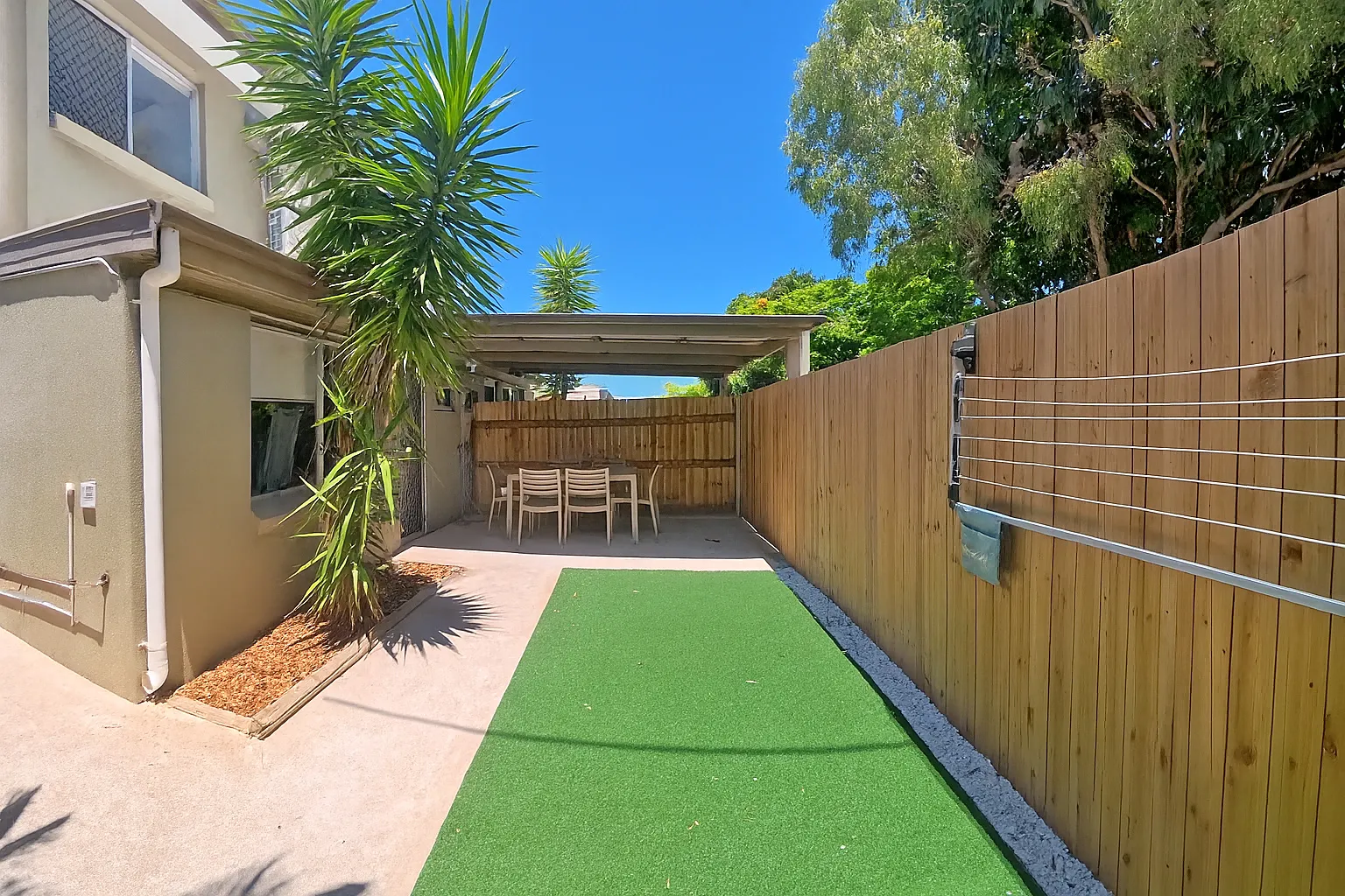 Yeppoon Unit 2 backyard and outdoor area