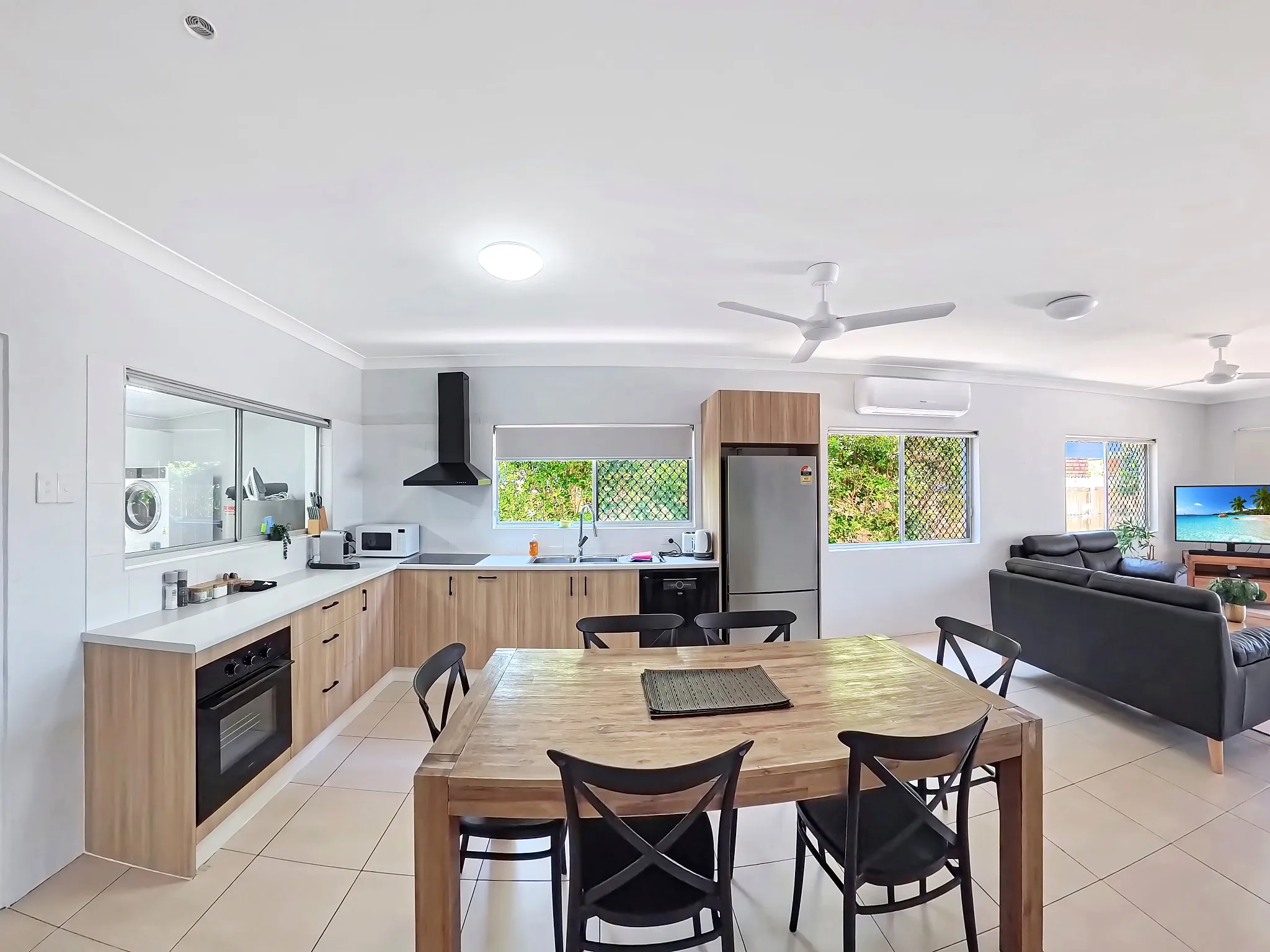 Yeppoon Unit 2 kitchen, dining and living area