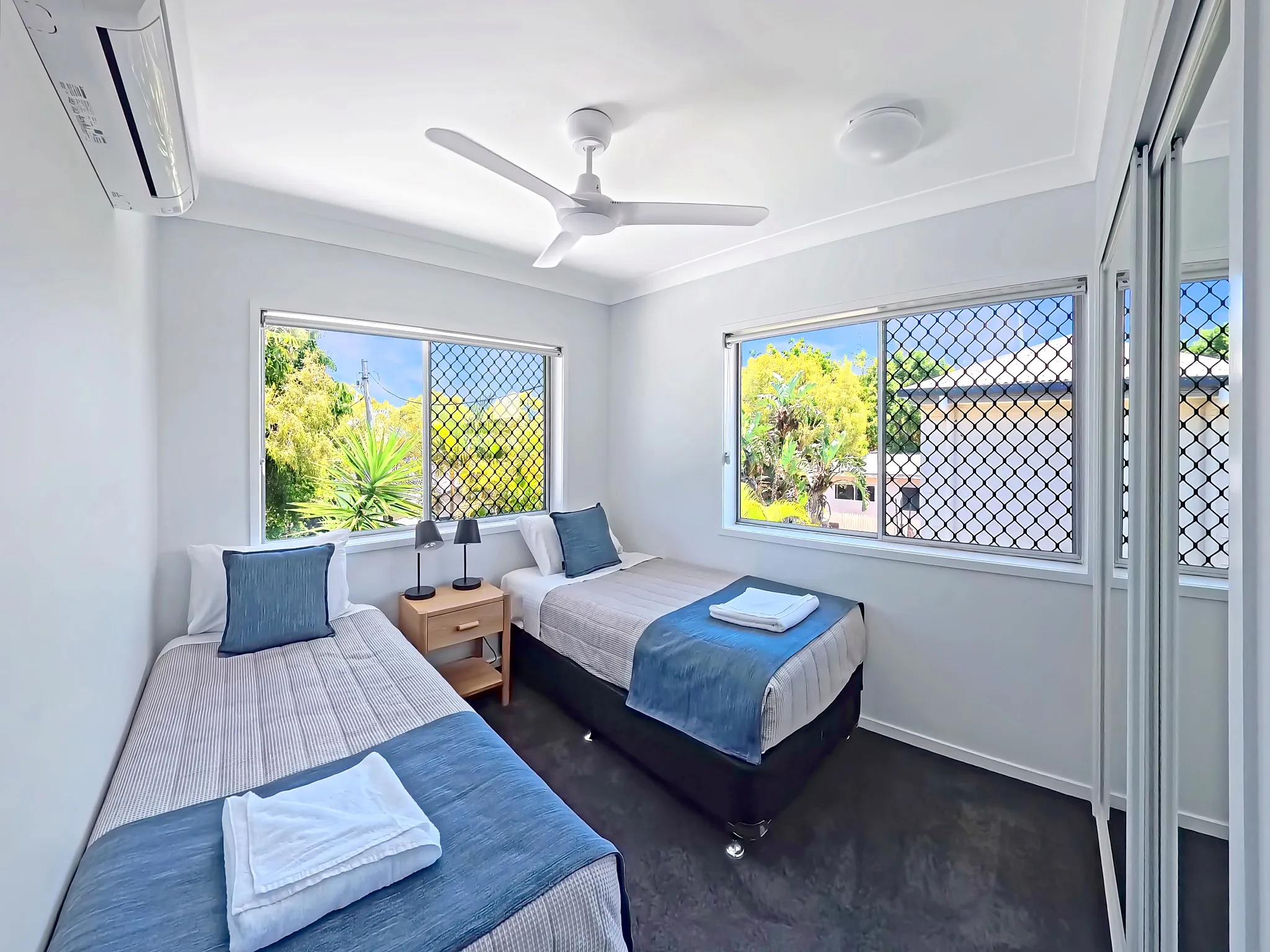Yeppoon Unit 2 twin bedroom