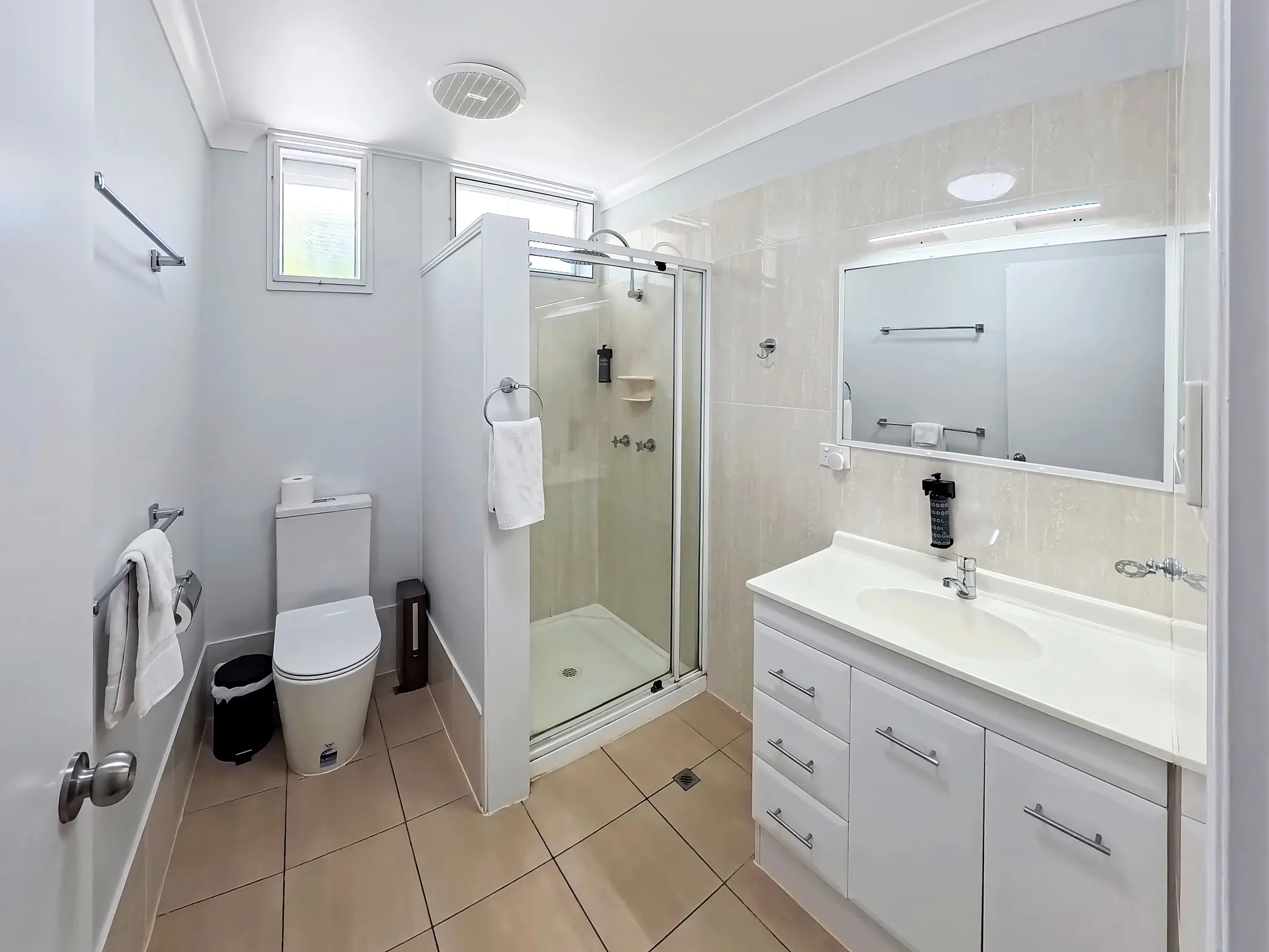 Yeppoon Unit 2 bathroom